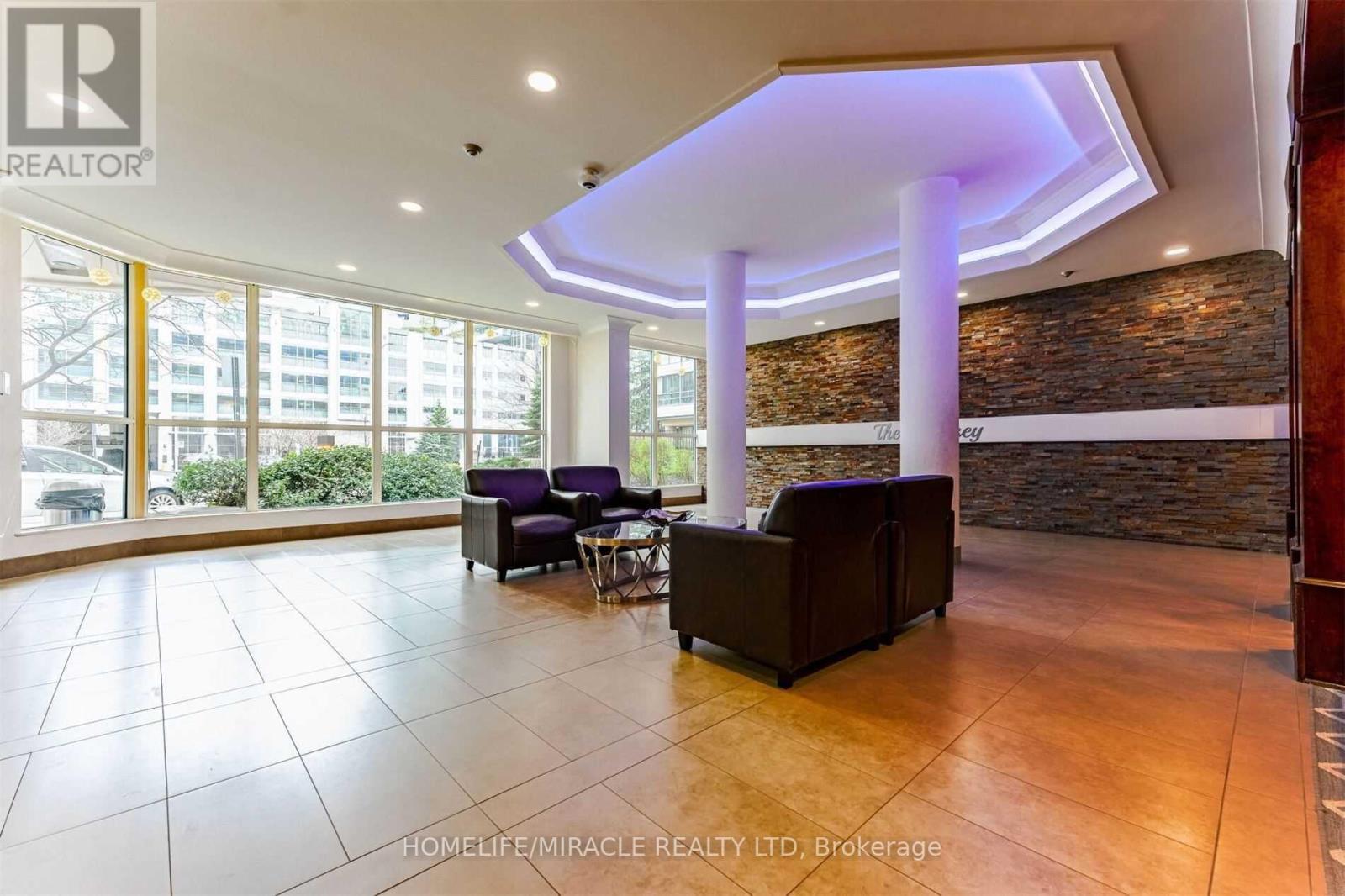 #318 -250 WEBB DR, #318