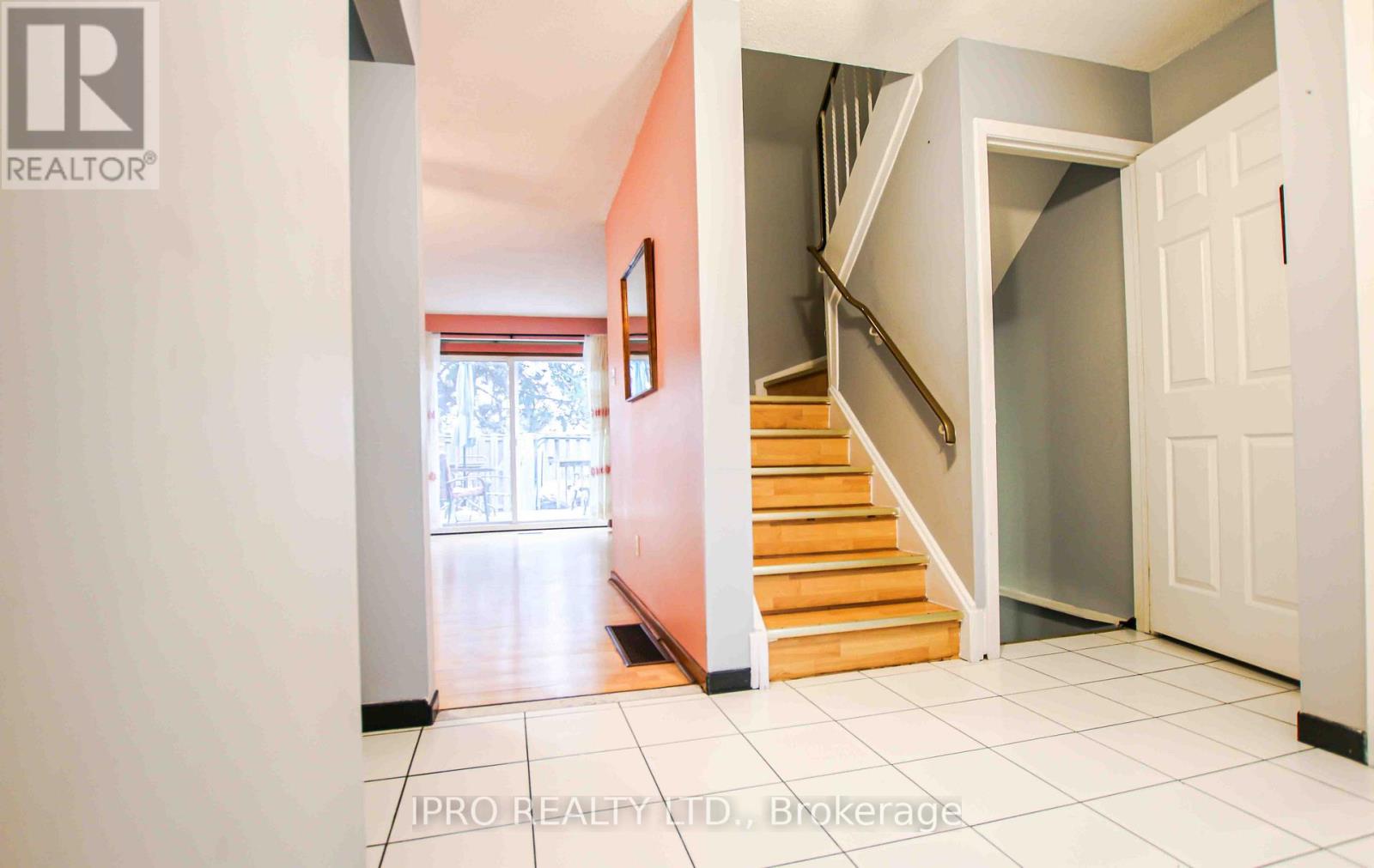#9 -561 CHILDS DR, #9