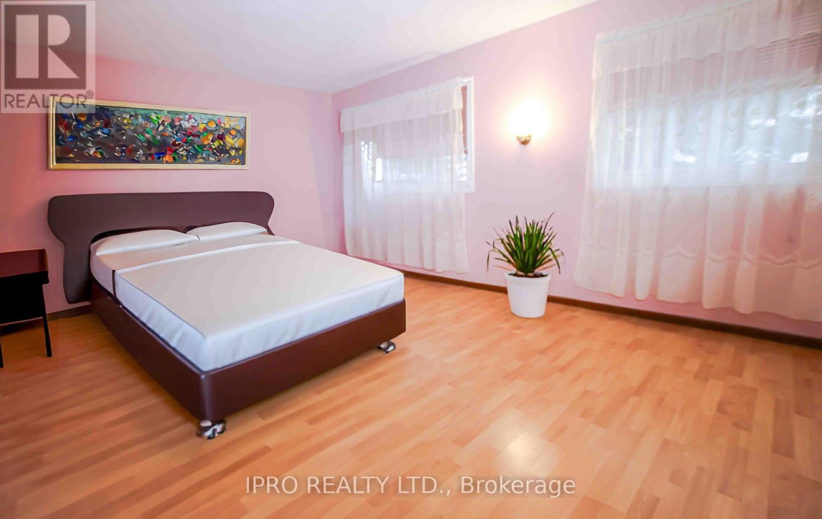 #9 -561 CHILDS DR, #9
