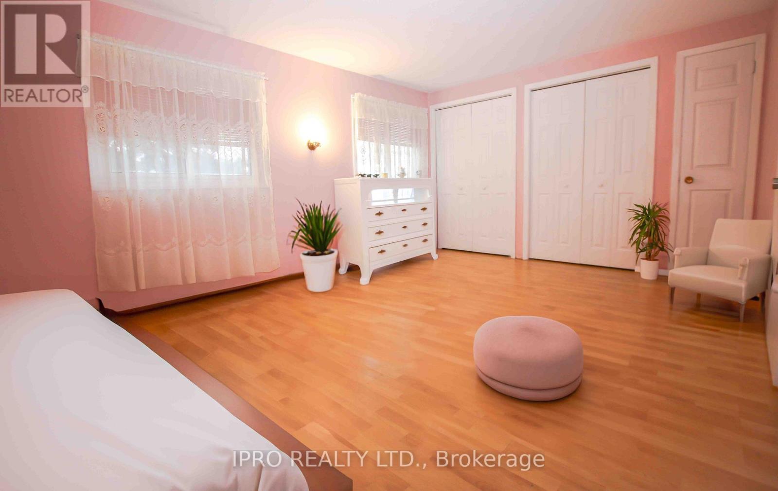 #9 -561 CHILDS DR, #9
