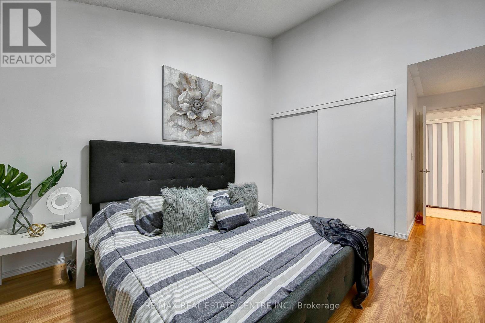 #160 -85 BRISTOL RD E, #160
