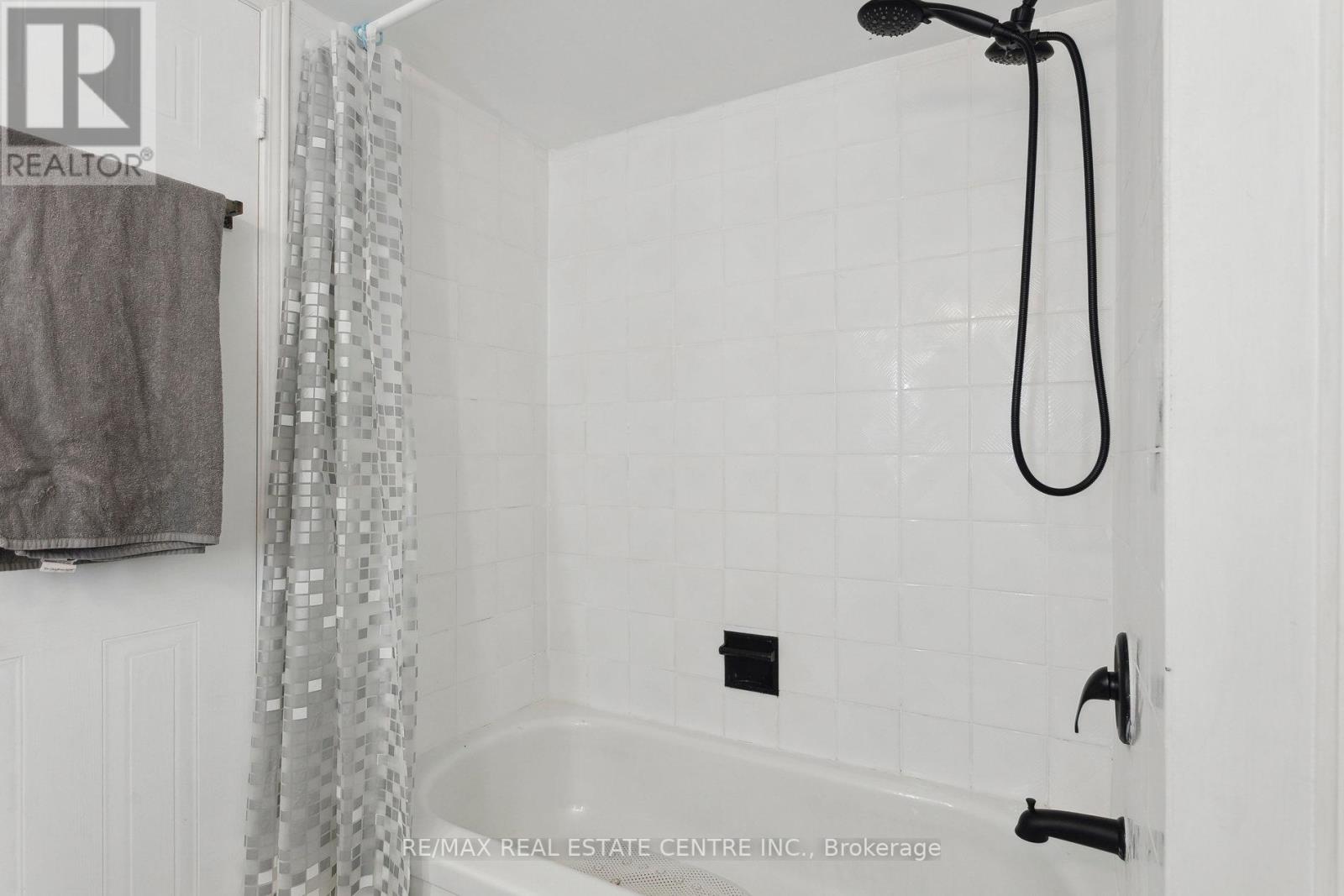 #160 -85 BRISTOL RD E, #160