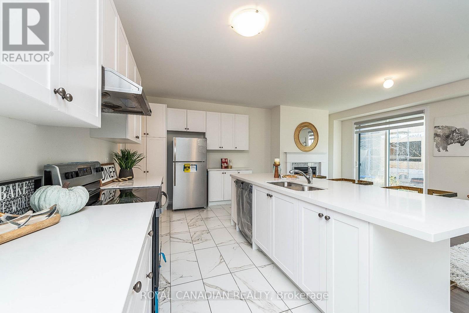 32 SPINLAND ST