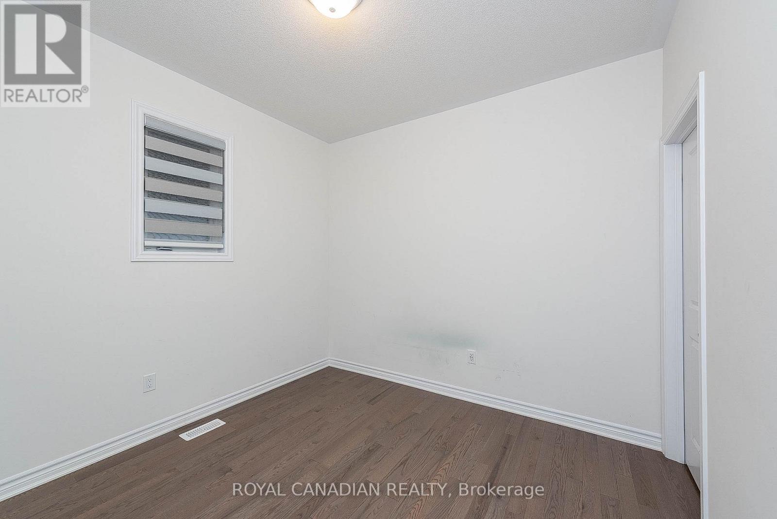 32 SPINLAND ST