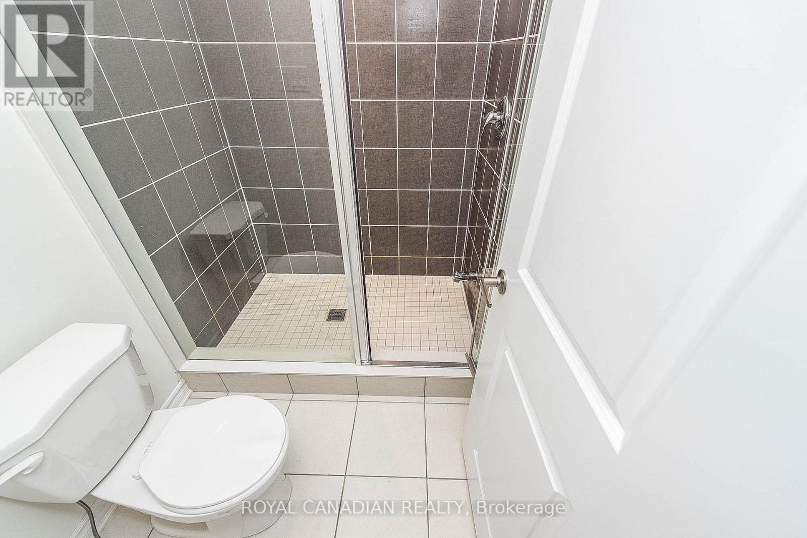 32 SPINLAND ST