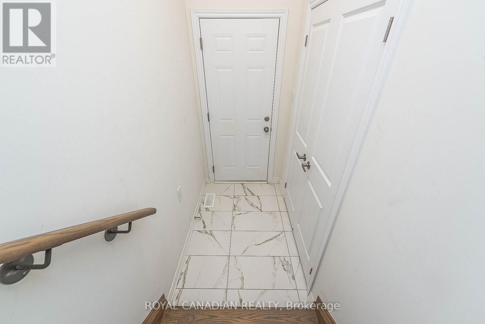 32 SPINLAND ST