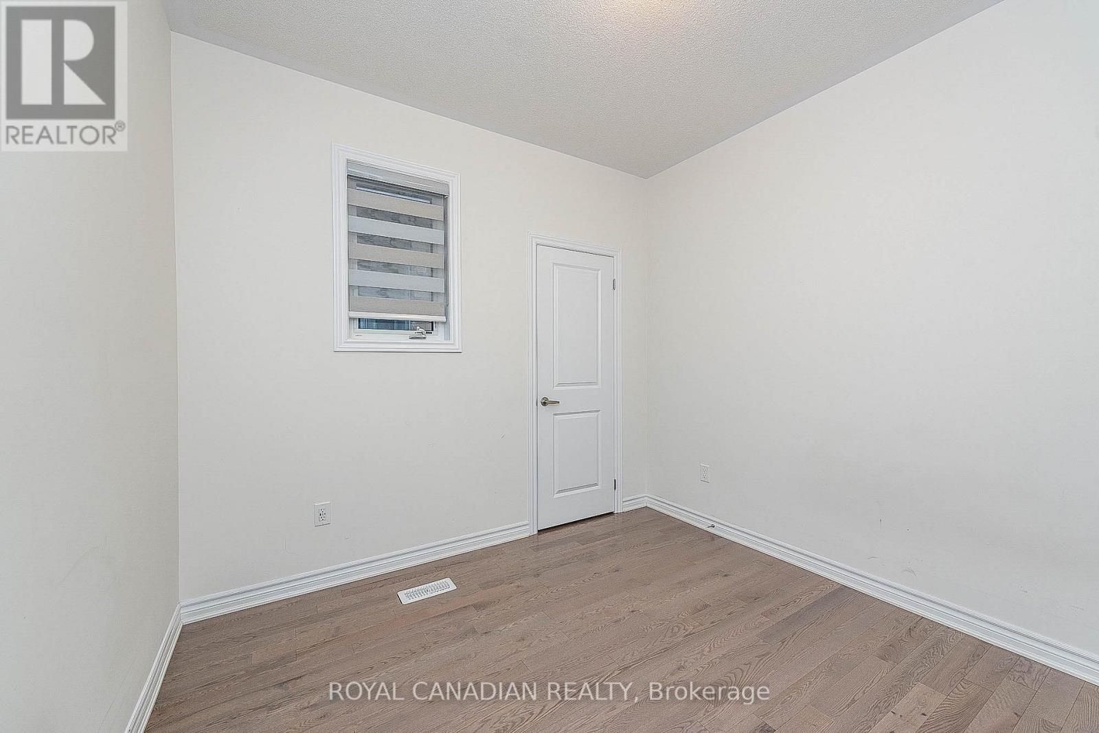 32 SPINLAND ST