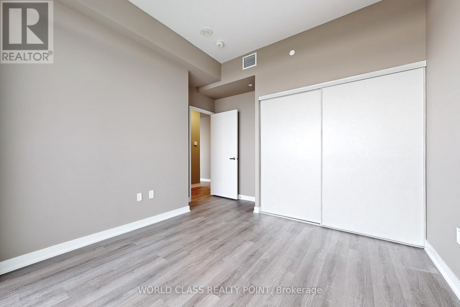 #5807 -3883 QUARTZ RD N, #5807