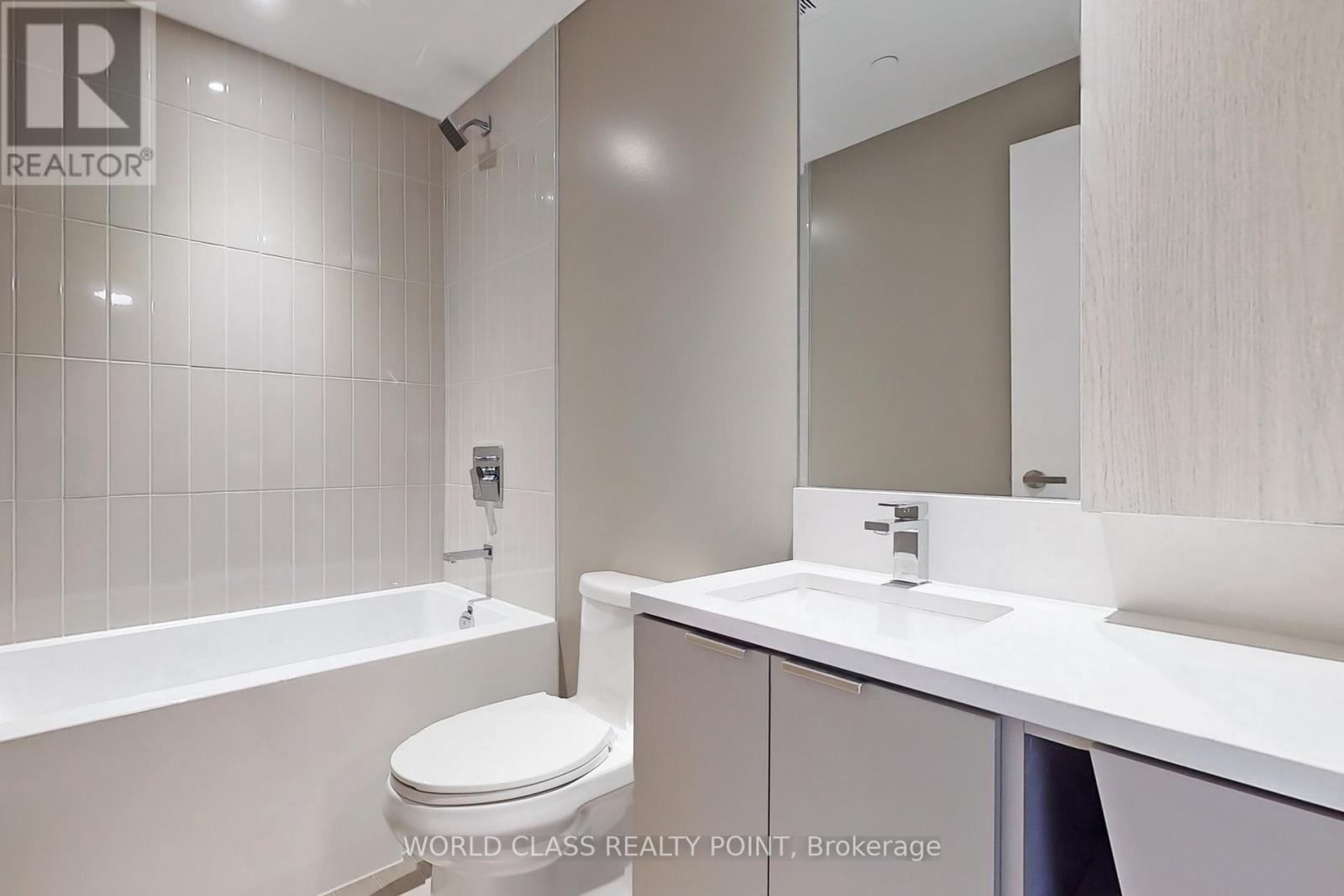 #5807 -3883 QUARTZ RD N, #5807