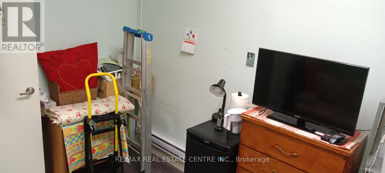 #8 -5291 LAKESHORE RD, #8