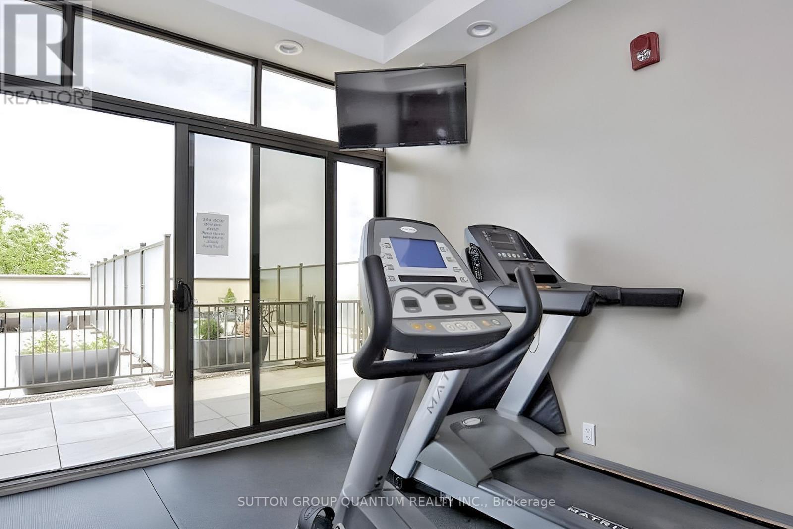 #304 -205 LAKESHORE RD W, #304