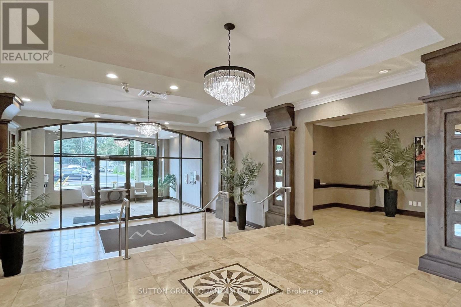 #304 -205 LAKESHORE RD W, #304