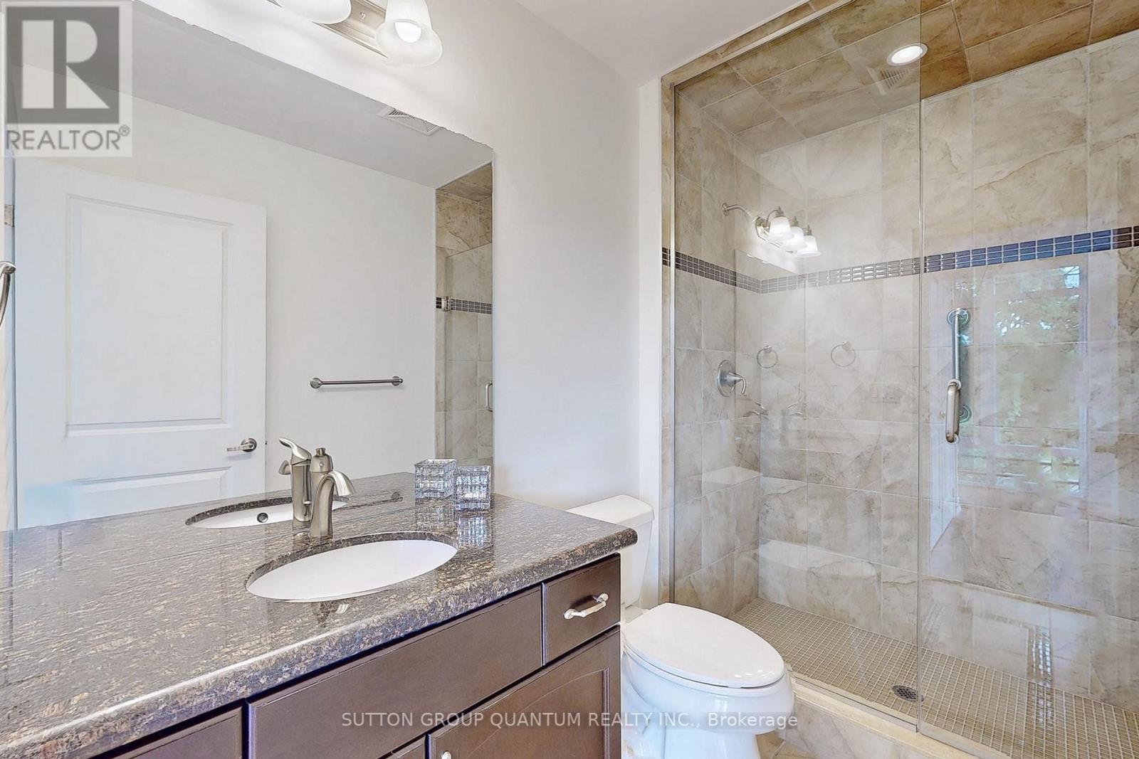 #304 -205 LAKESHORE RD W, #304