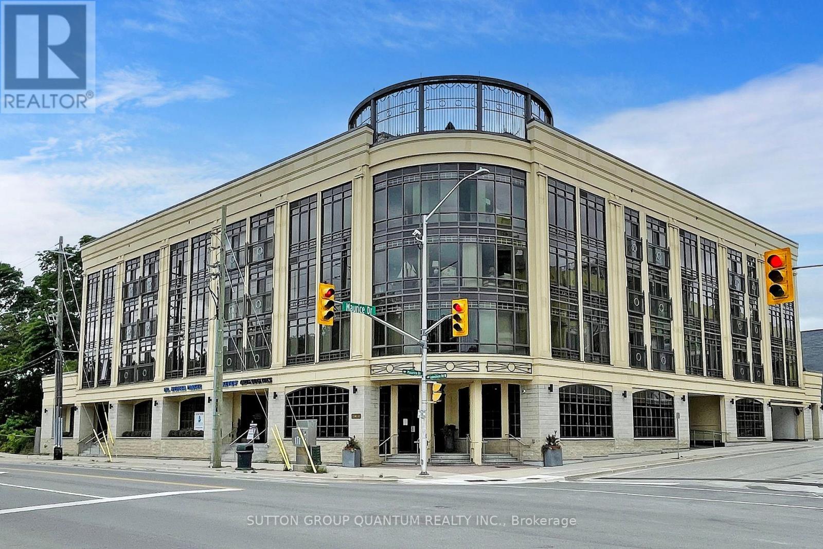 #304 -205 LAKESHORE RD W, #304