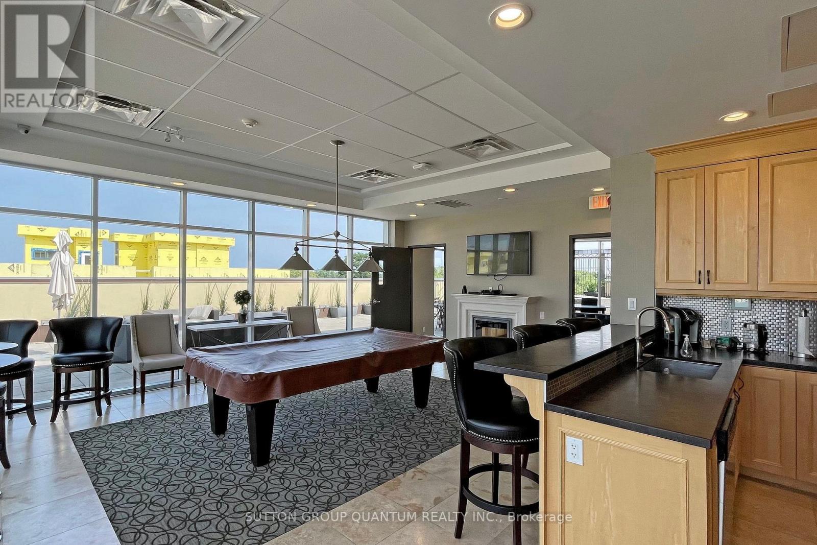 #304 -205 LAKESHORE RD W, #304