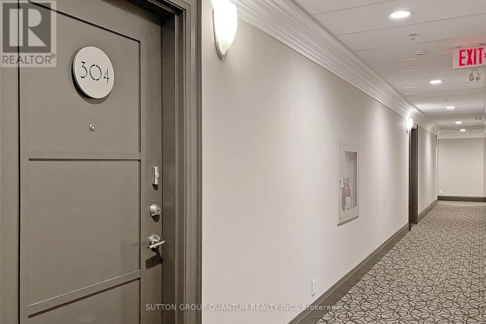 #304 -205 LAKESHORE RD W, #304