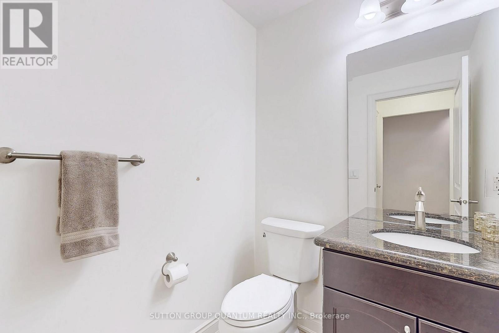 #304 -205 LAKESHORE RD W, #304
