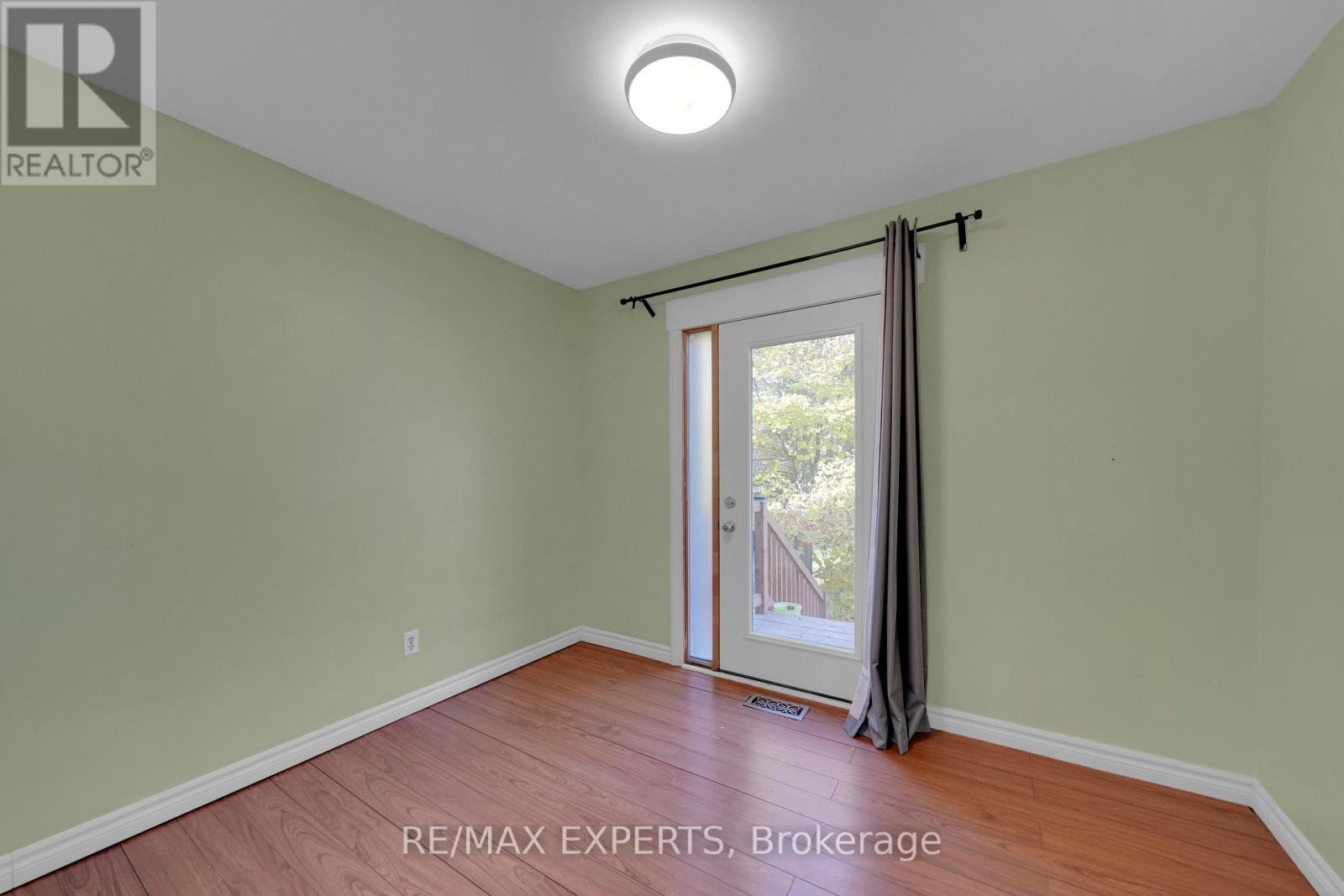 79 LOUISA ST