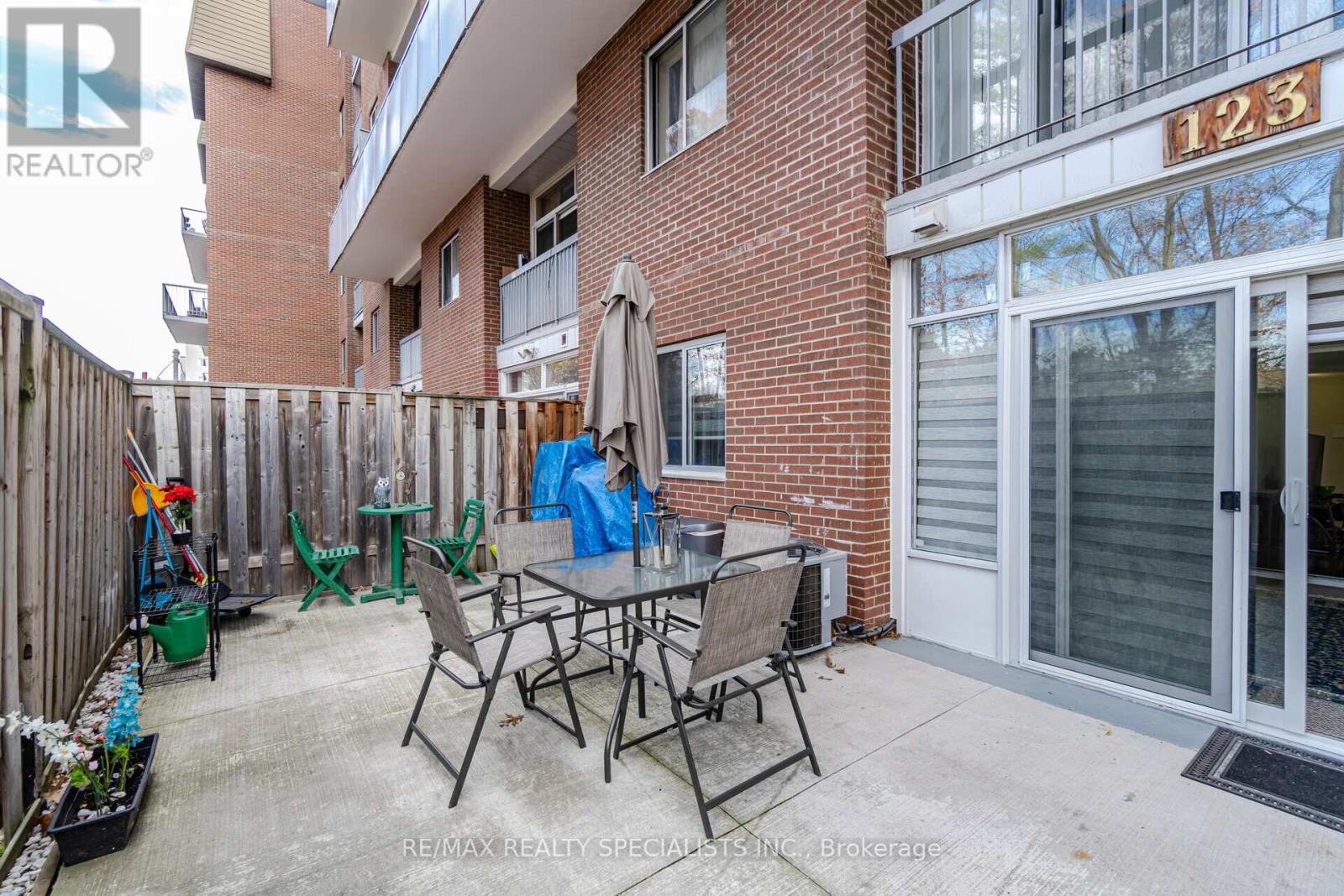 #123 -3025 THE CREDIT WOODLANDS DR N, #123