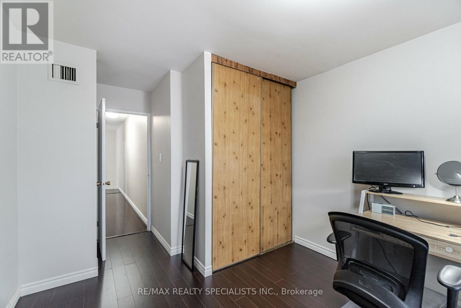 #123 -3025 THE CREDIT WOODLANDS DR N, #123