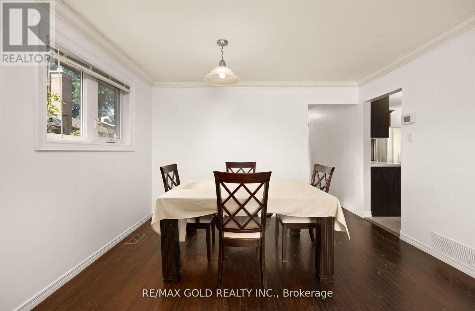 12 ABERDEEN CRES