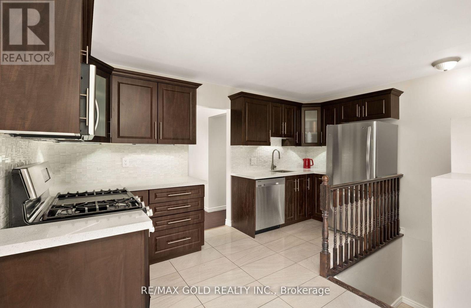 12 ABERDEEN CRES