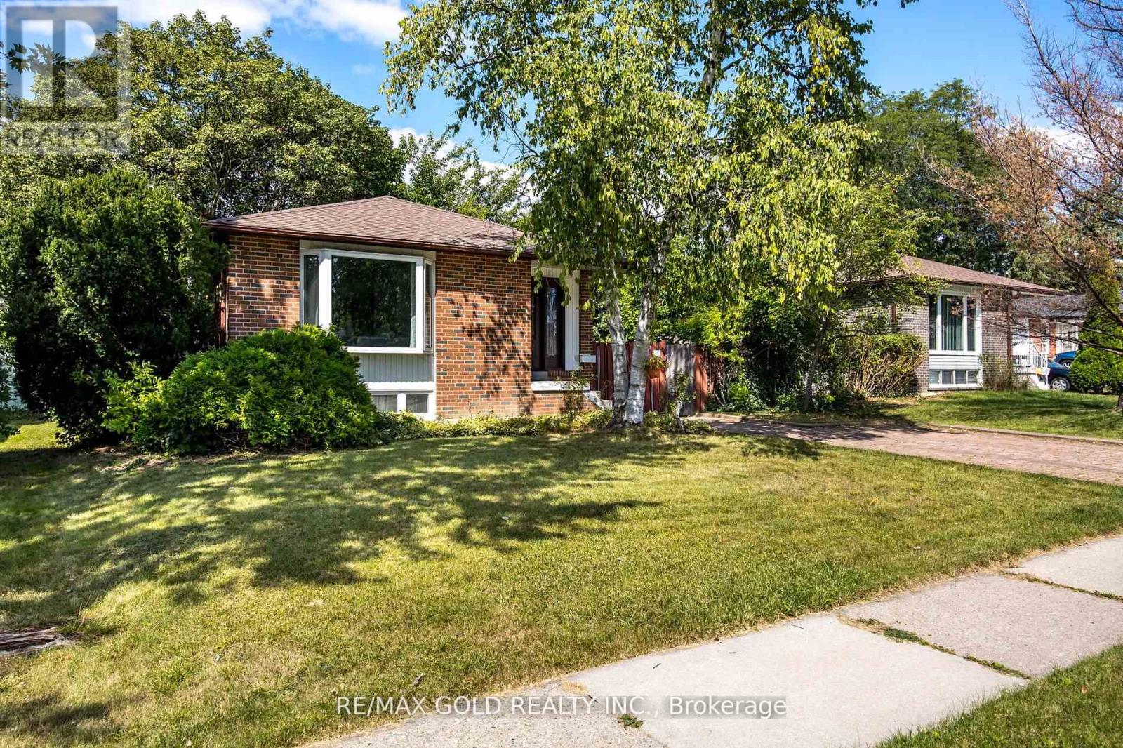 12 ABERDEEN CRES