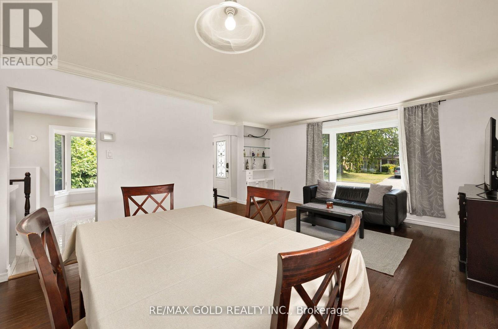 12 ABERDEEN CRES