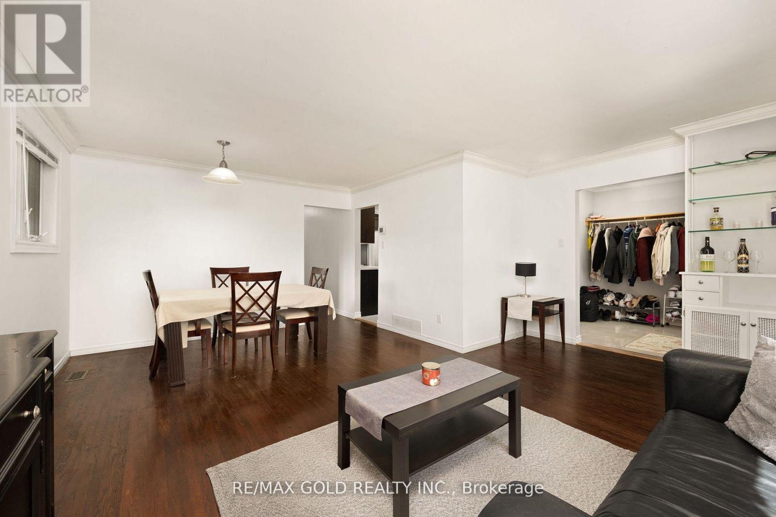 12 ABERDEEN CRES