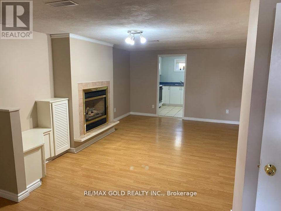 12 ABERDEEN CRES