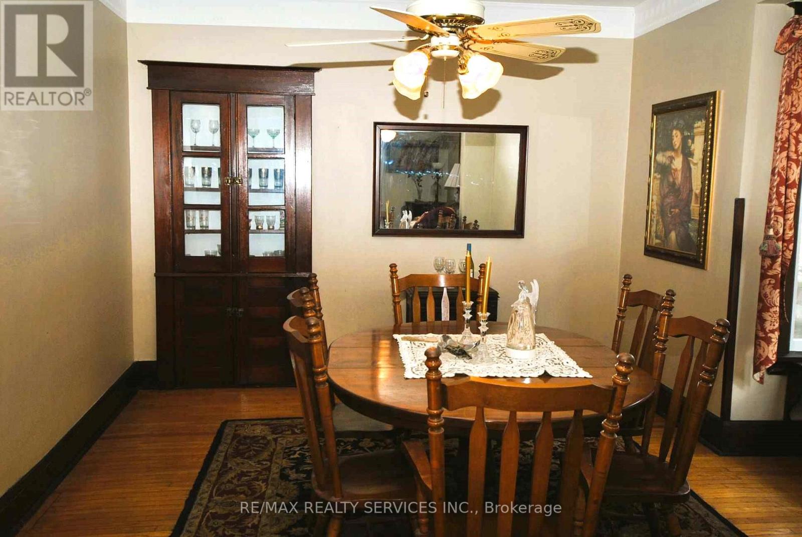 6 ELIZABETH ST S