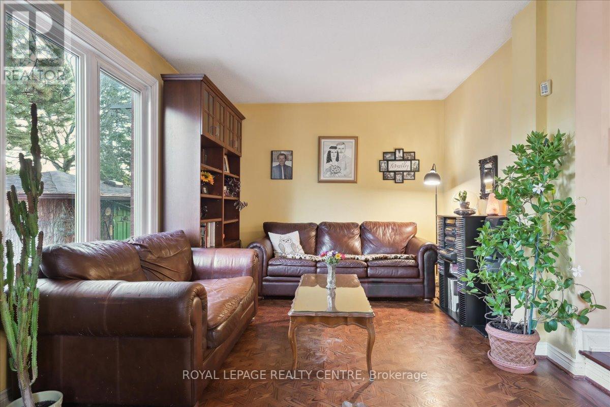 3527 LOYALIST DR