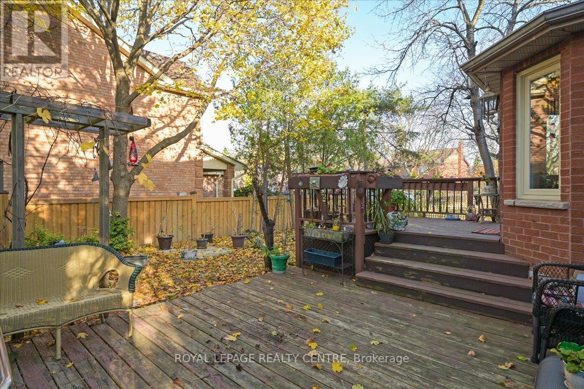3527 LOYALIST DR