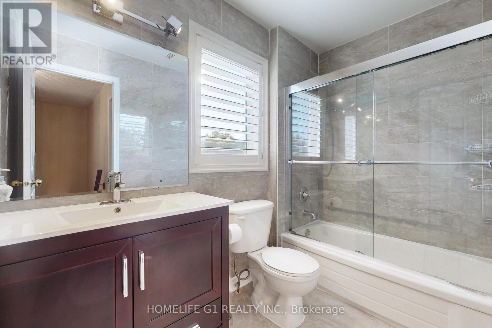 896 MCNEIL DR
