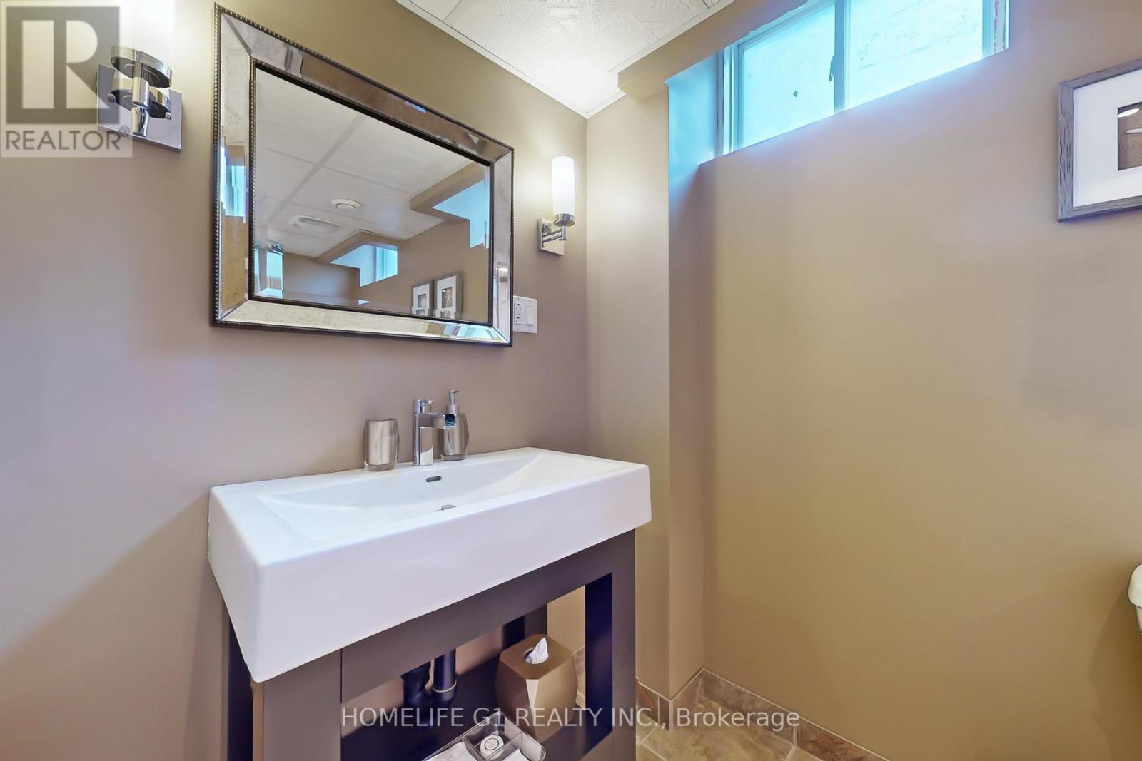 896 MCNEIL DR