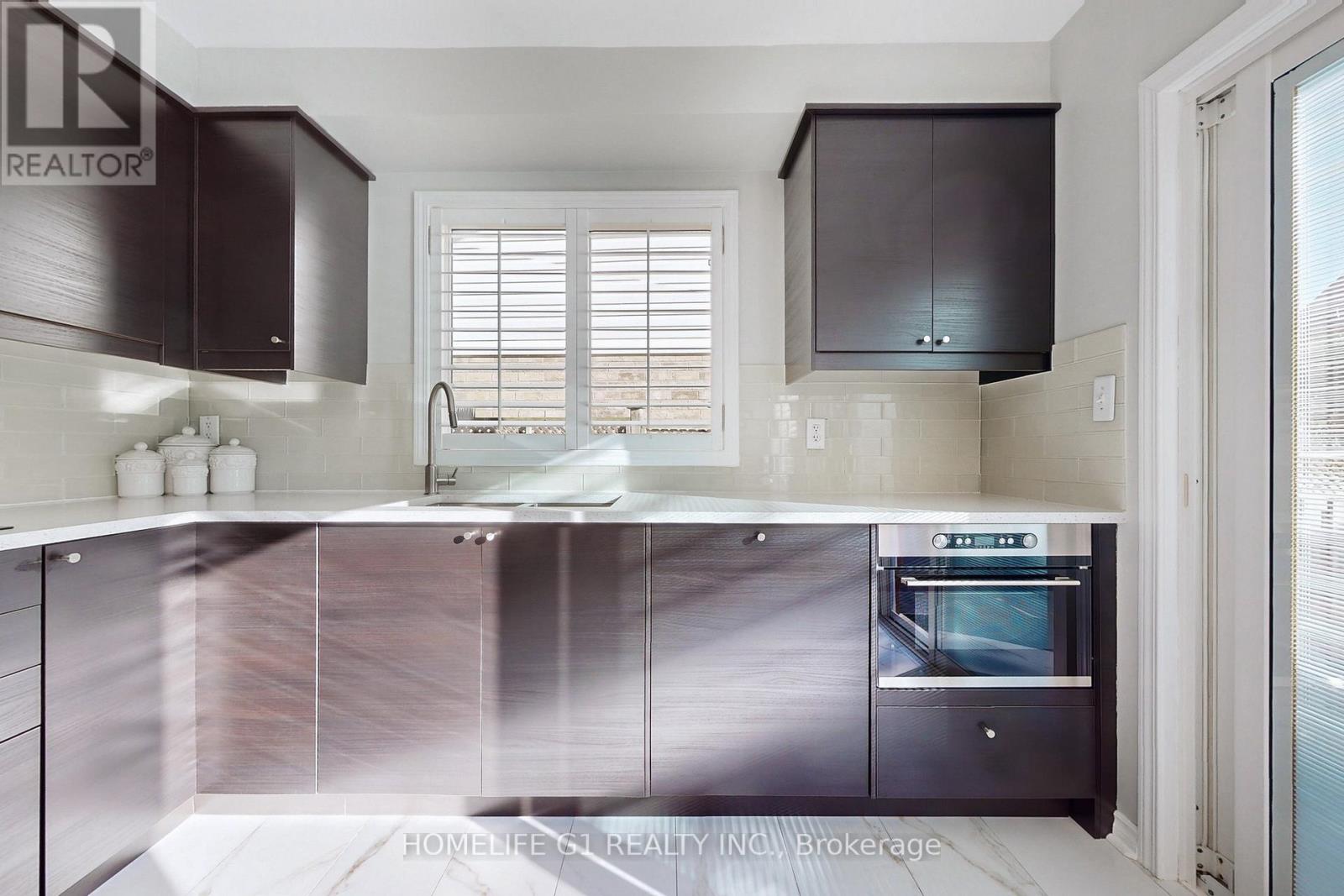 896 MCNEIL DR