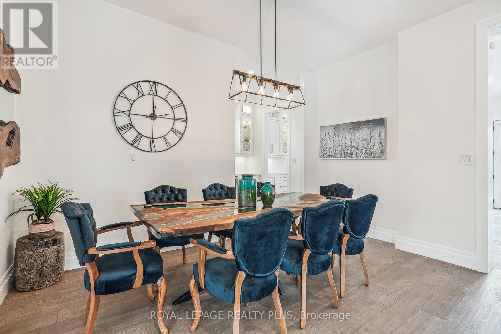 325 ASHBURY RD