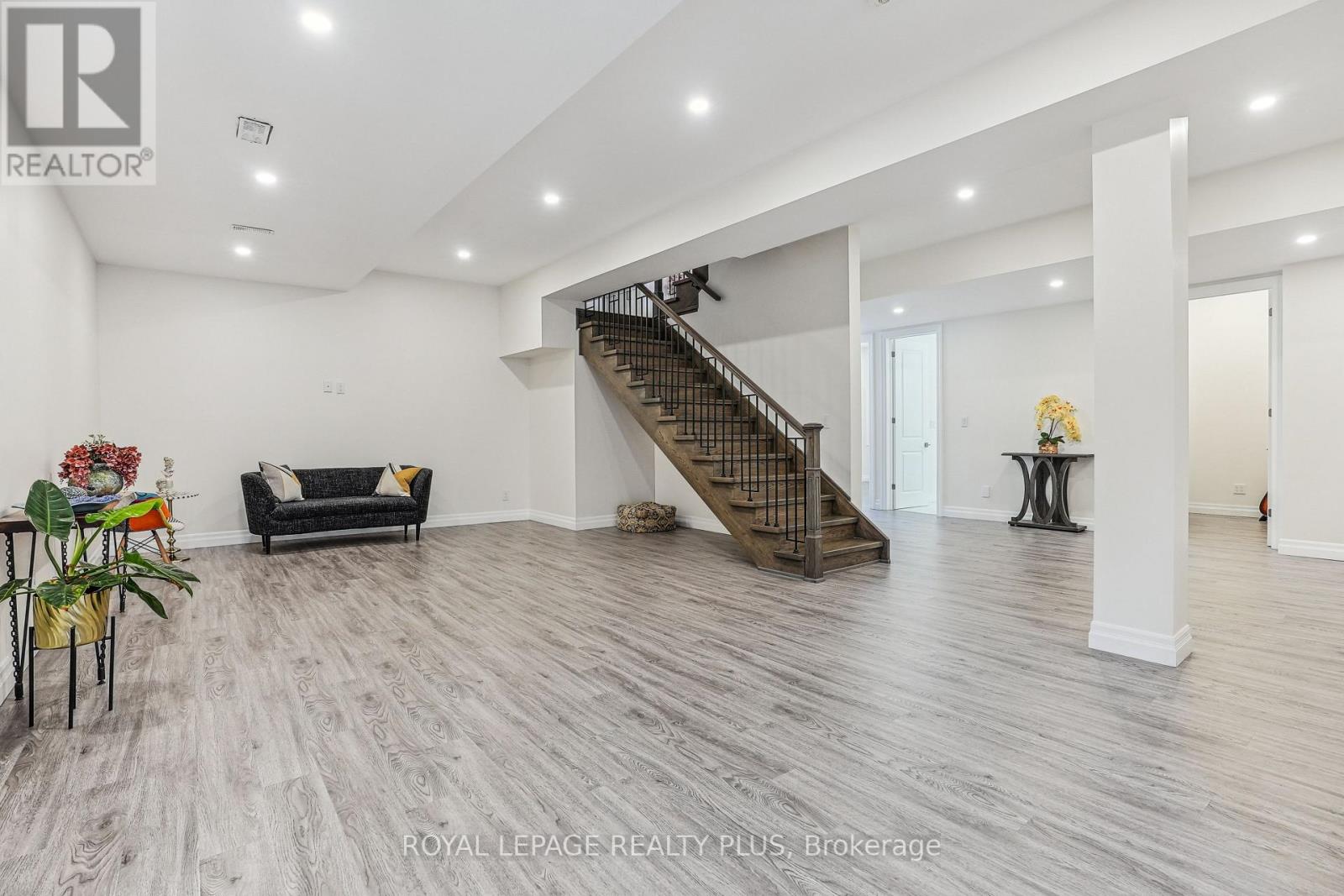 325 ASHBURY RD