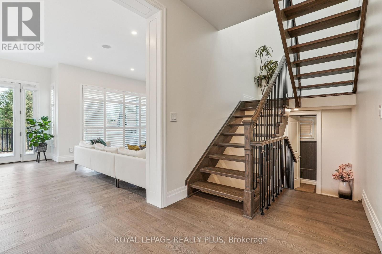 325 ASHBURY RD
