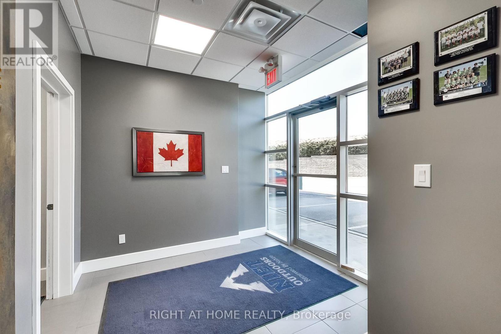 #3 -1550 YORKTON CRT, #3