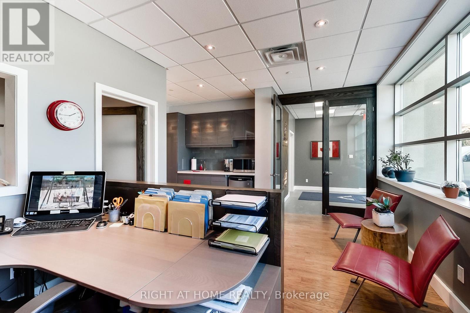 #3 -1550 YORKTON CRT, #3