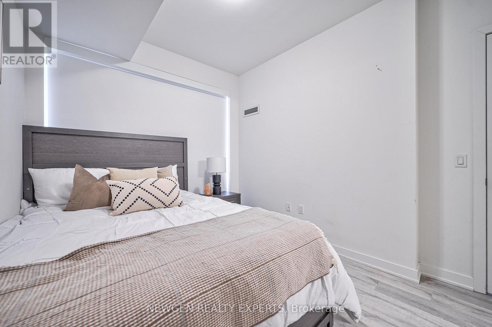 #1701 B -4655 METCALFE AVE, #1701 B