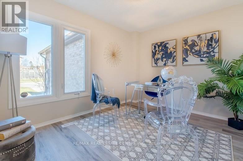 24 ELMSTEAD CRT