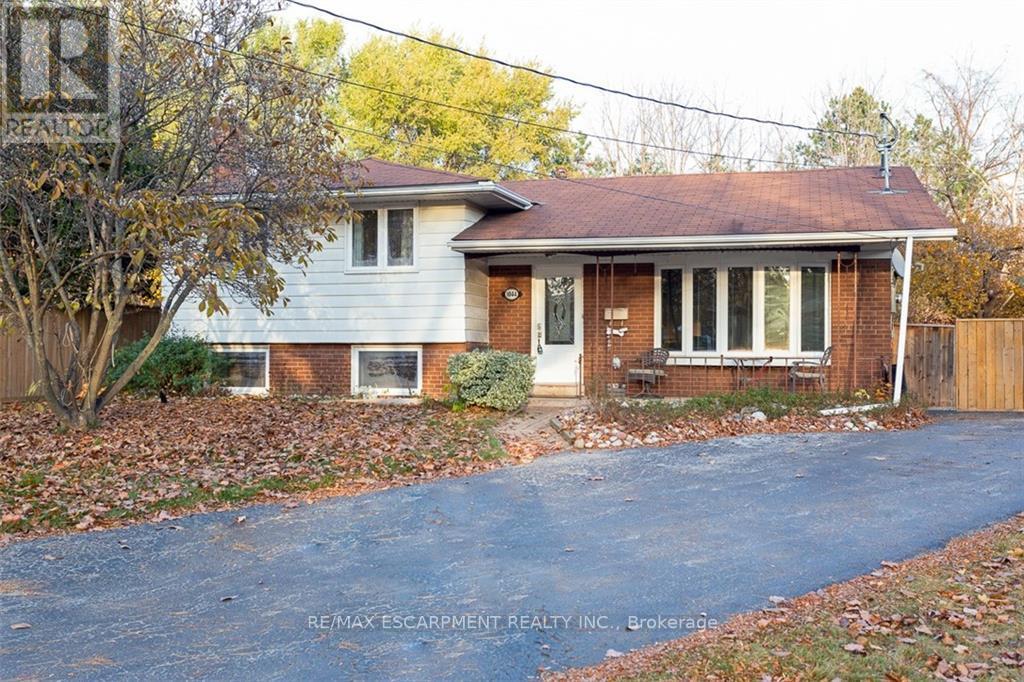1044 MARLEY CRES