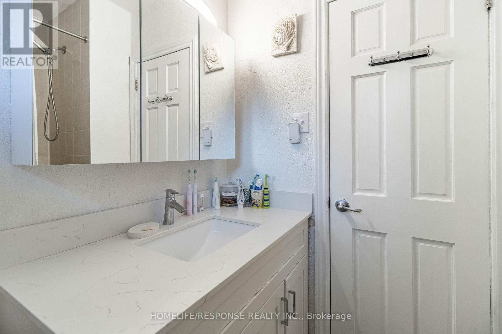 18 ARDSLEY ST