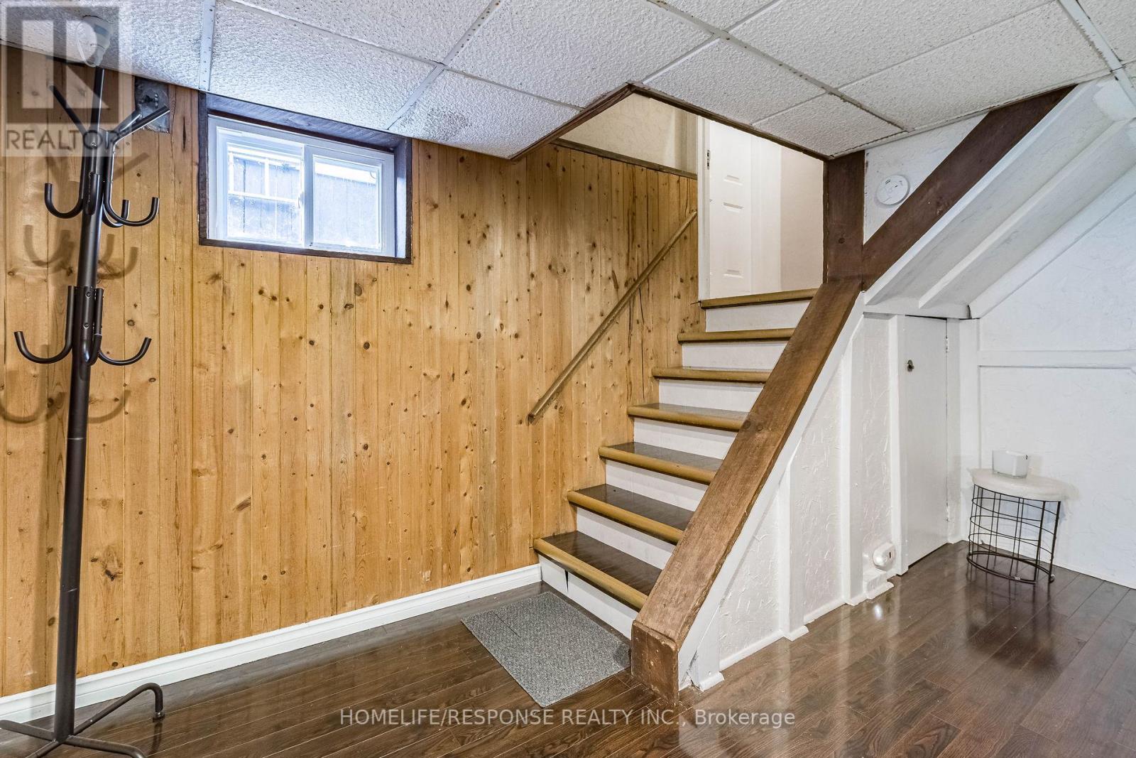 18 ARDSLEY ST
