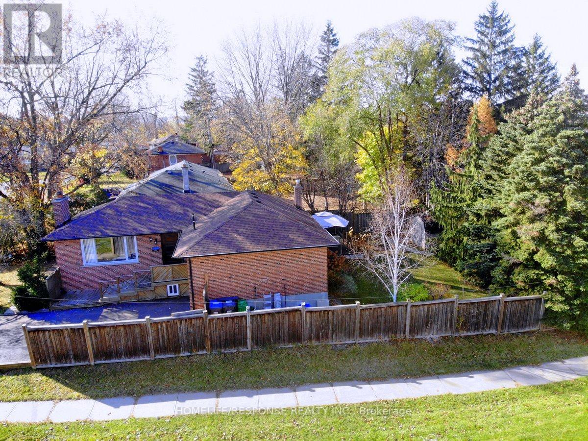 18 ARDSLEY ST