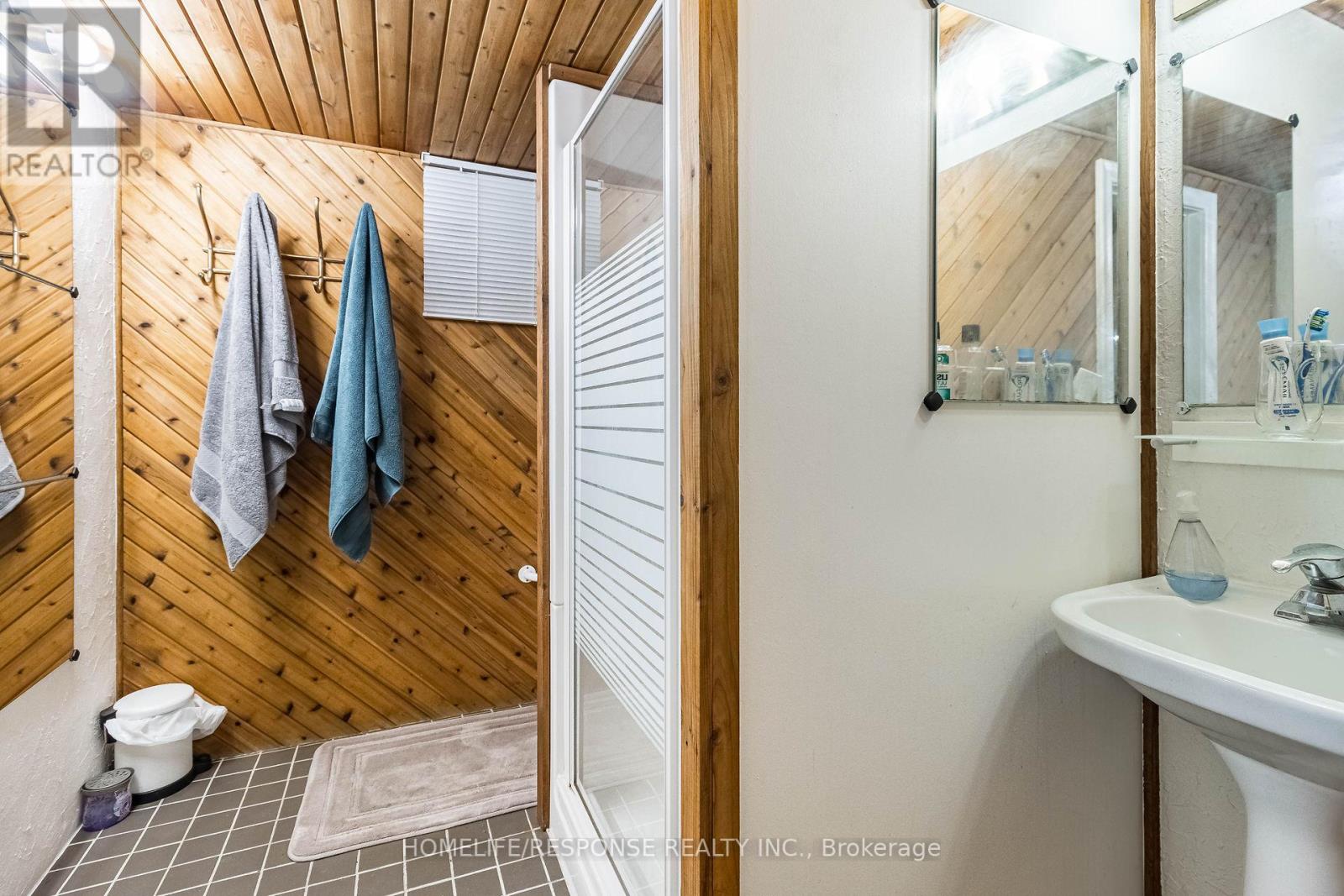 18 ARDSLEY ST
