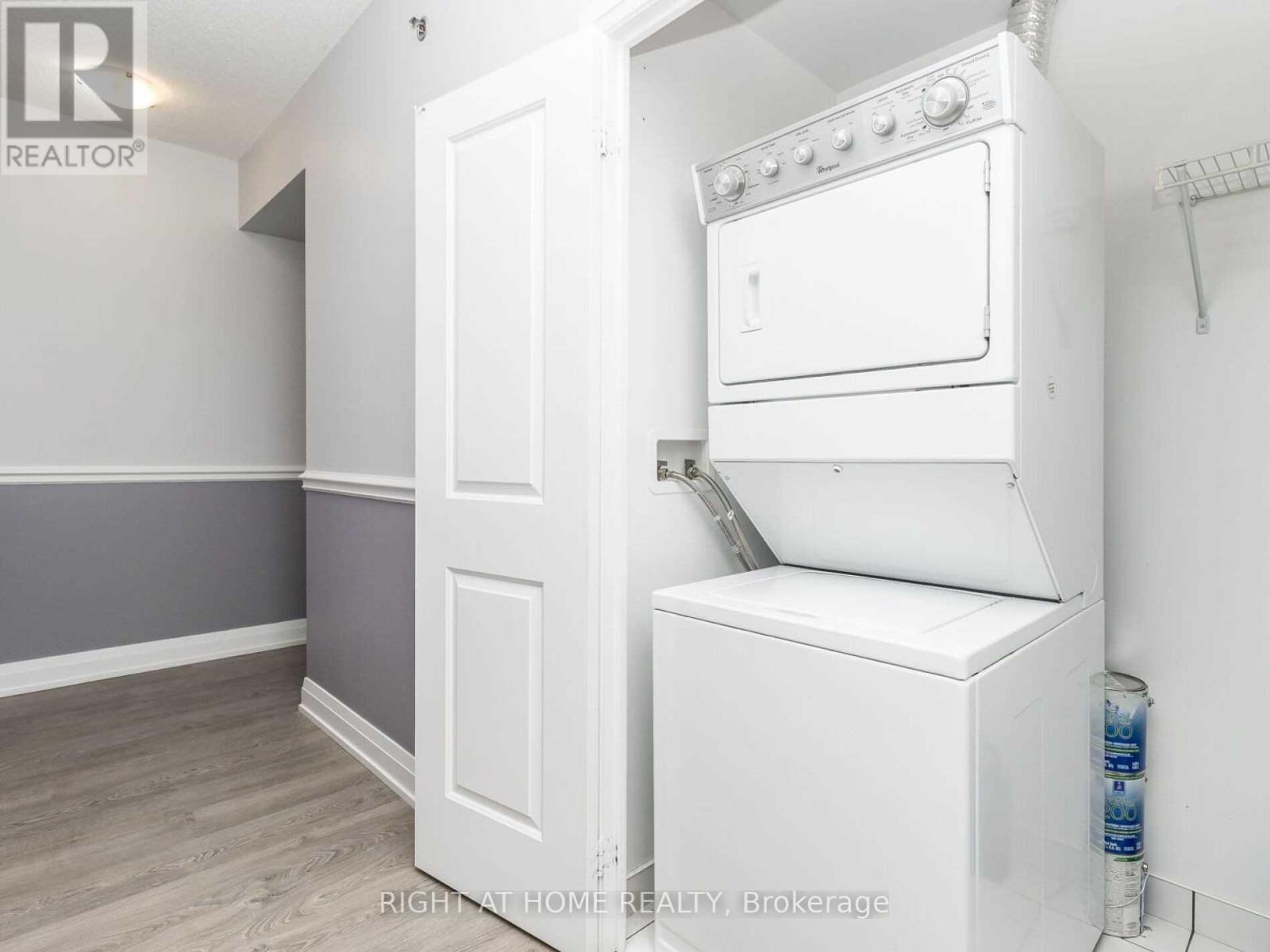 #203 -65 SPEERS RD, #203
