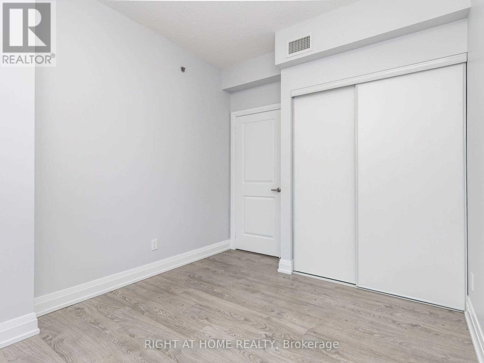 #203 -65 SPEERS RD, #203